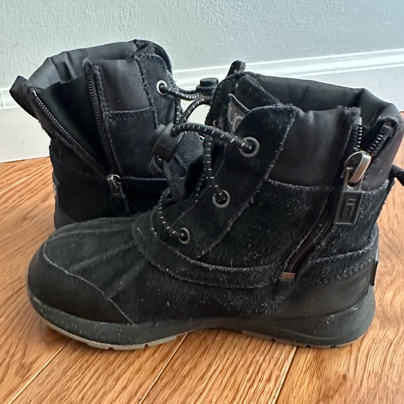 UGG Kids Boots Size 12c - Picture 6 of 7
